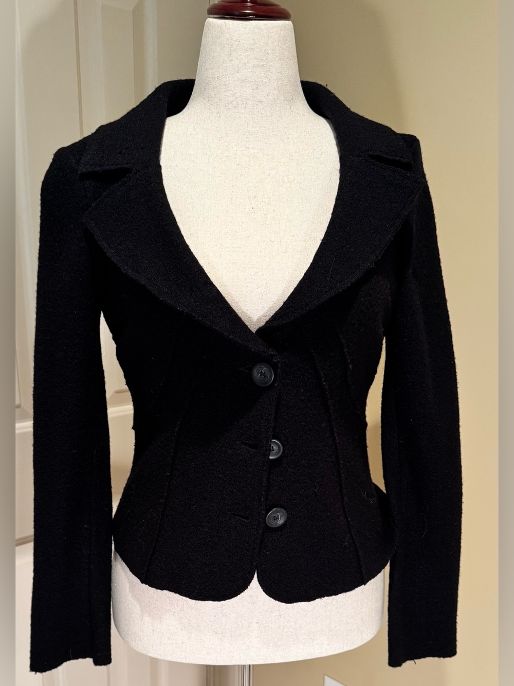 Black Virgin-Wool Women's Tailored Button-Front Jacket